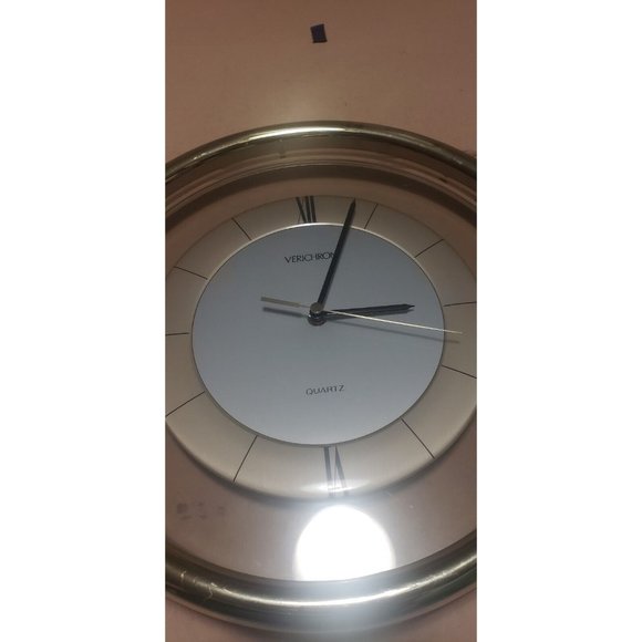 Vintage VERICHRON  CLOCK  wall clock  Roman Numerals 12" In EUC and Tested!! - Picture 3 of 7